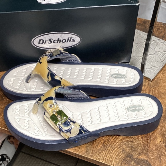Dr. Scholl's Royal Navy Flip Flops - Picture 1 of 6